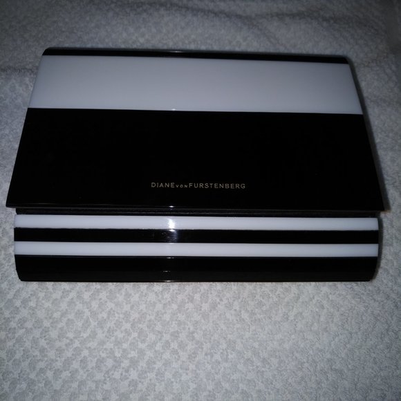 NEW DIANE VON FURSTENBERG STRIPED RESIN CROSSBODY - Picture 2 of 9
